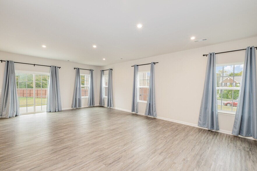 Building Photo - 971 Fancher Ln