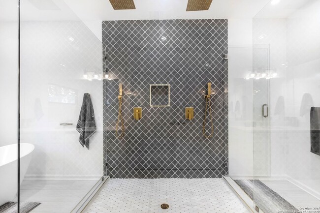 Building Photo - 423 College Blvd