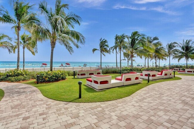 Building Photo - 17749 Collins Ave