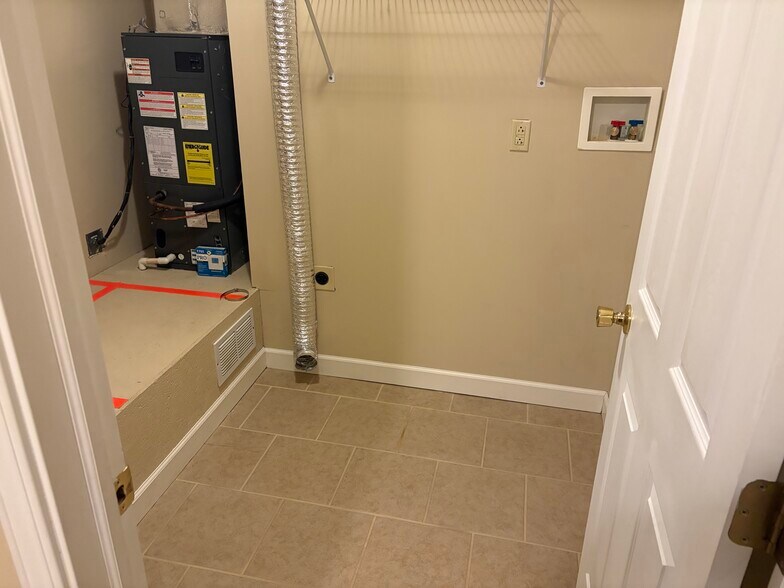 Building Photo - 82 S Pembroke Ave