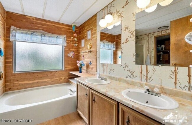 Building Photo - Rare Find! Spacious East Anchorage Home wi...