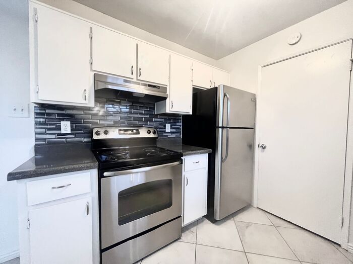 Building Photo - 16818 N 56th St