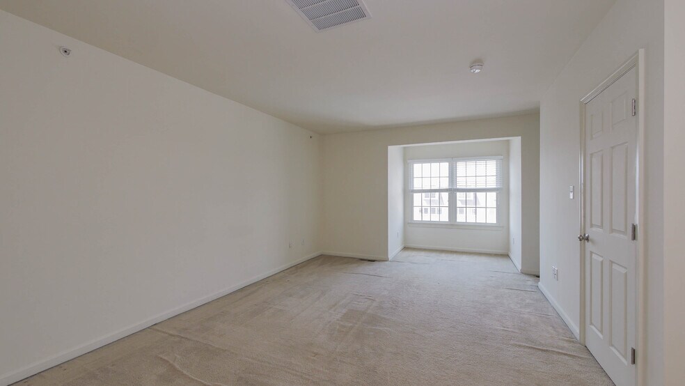 Building Photo - 4 Chelsea Ct