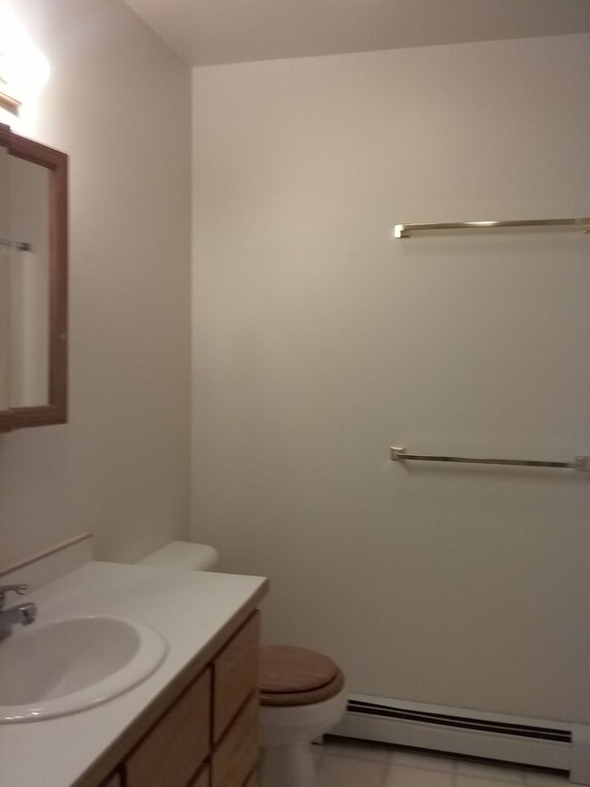 Building Photo - Great Newly Remodeled 3 bedroom 1 bath no ...