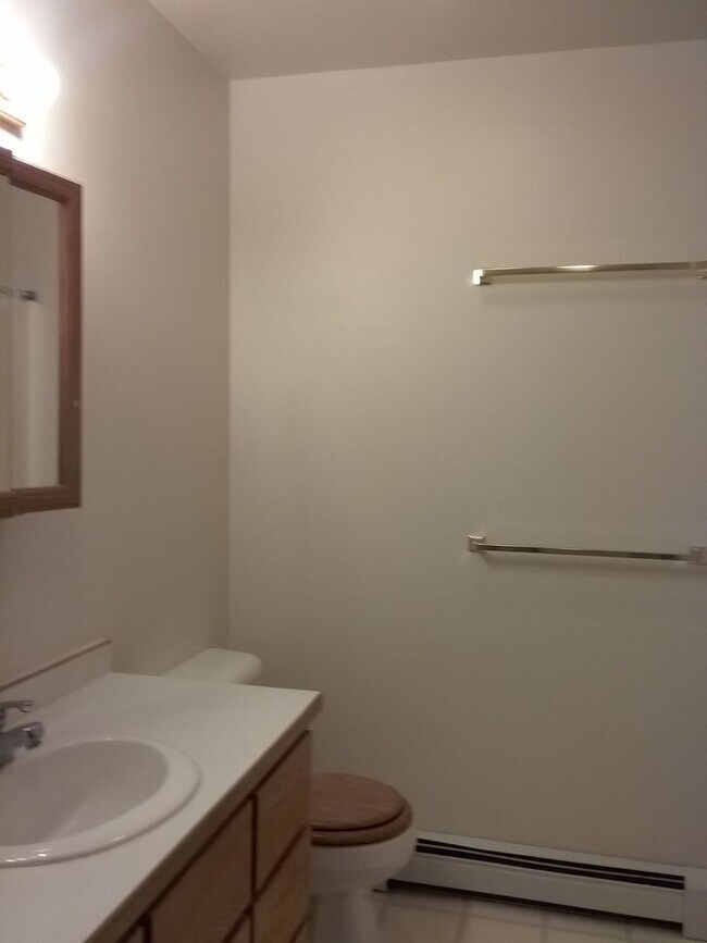 Building Photo - Great Newly Remodeled 3 bedroom 1 bath no pets  please, no smoking
