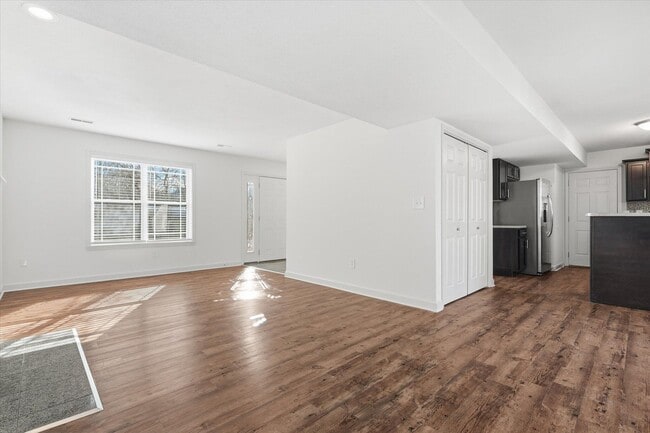 Building Photo - 421 S Village Cir