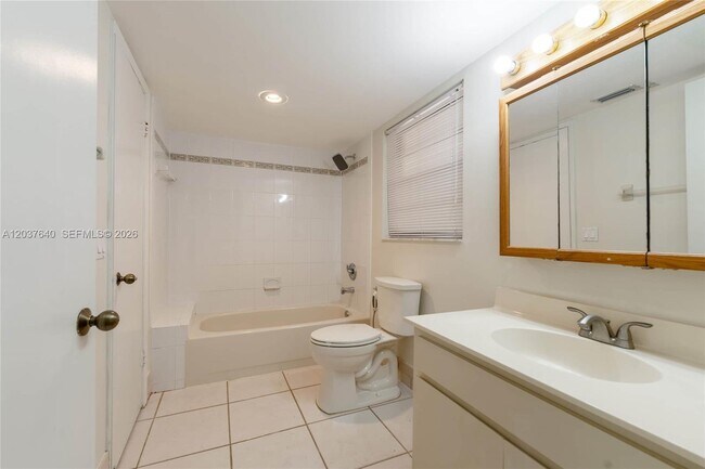Building Photo - 9015 SW 125th Ave
