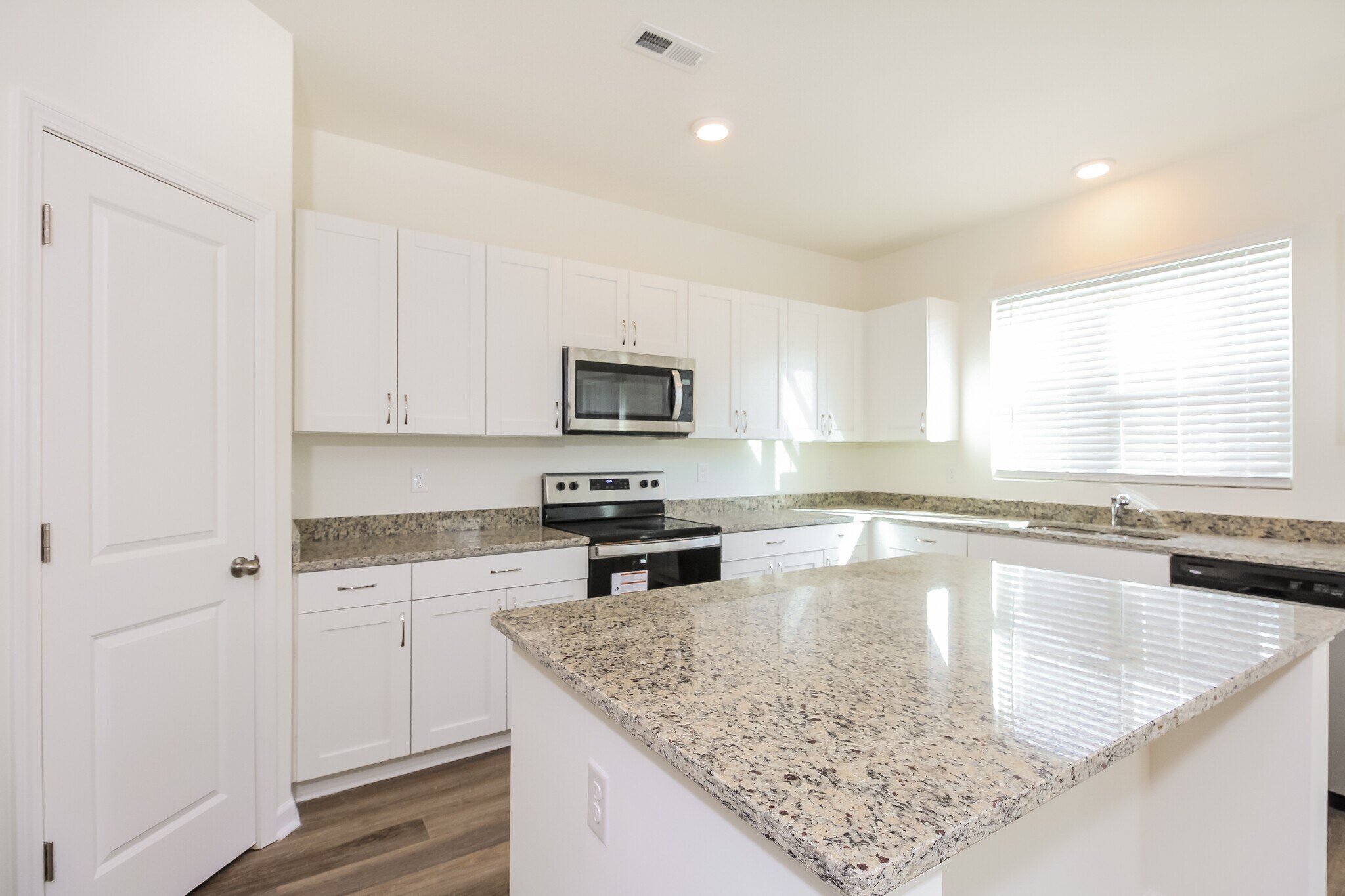 Building Photo - 1624 Corbett St