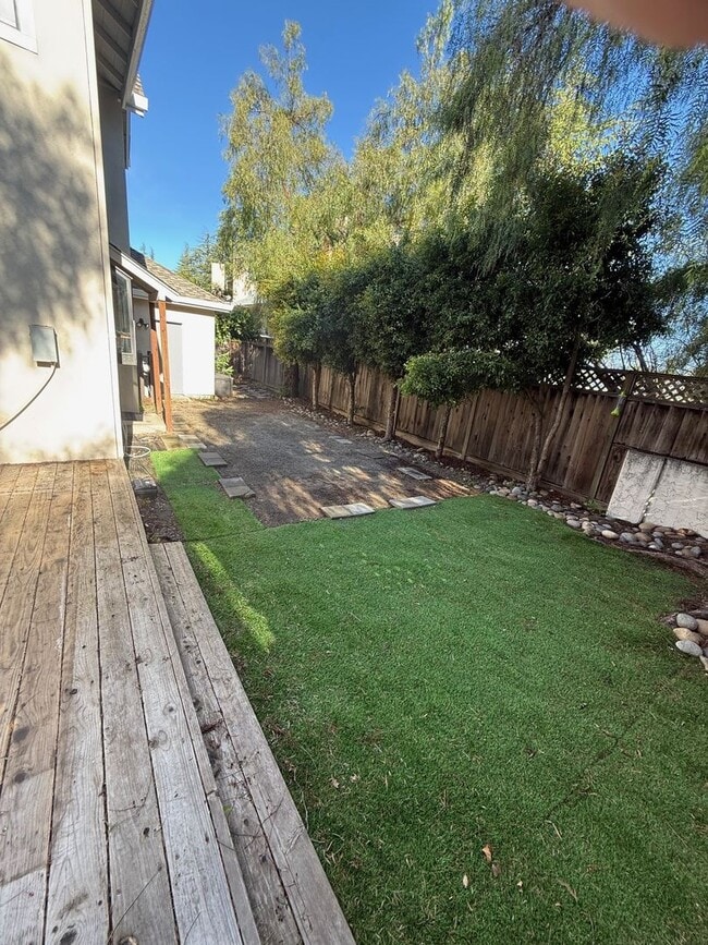 Building Photo - Cambrian 3 bedroom 2.5 Bath Home, Nice Court Location,