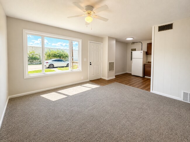 Building Photo - Cozy Columbus Home with Yard and Convenient Location | FREE $500 ON YOUR FIRST MONTH!