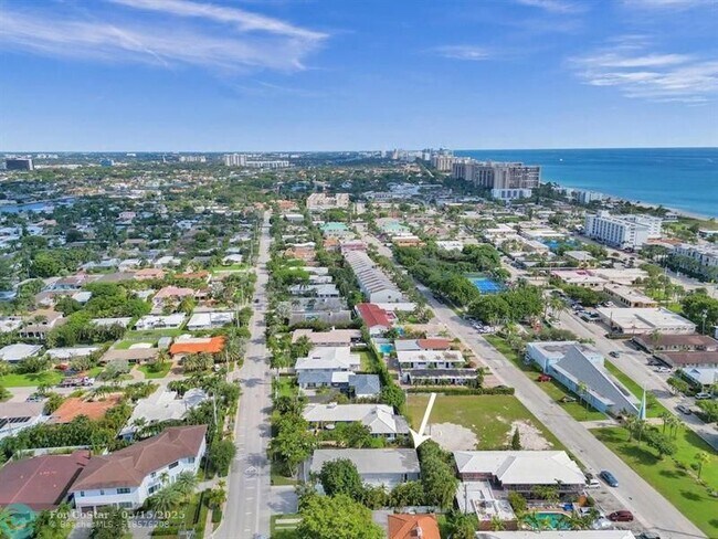 Building Photo - 4422 Sea Grape Dr