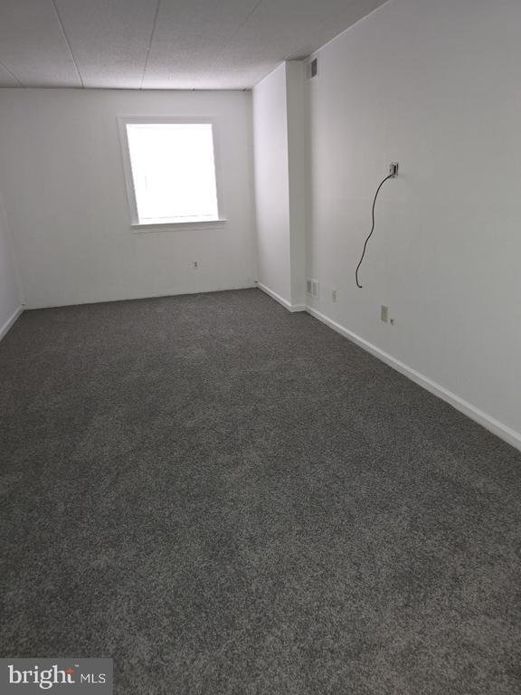 Building Photo - 154 Woodstream Dr