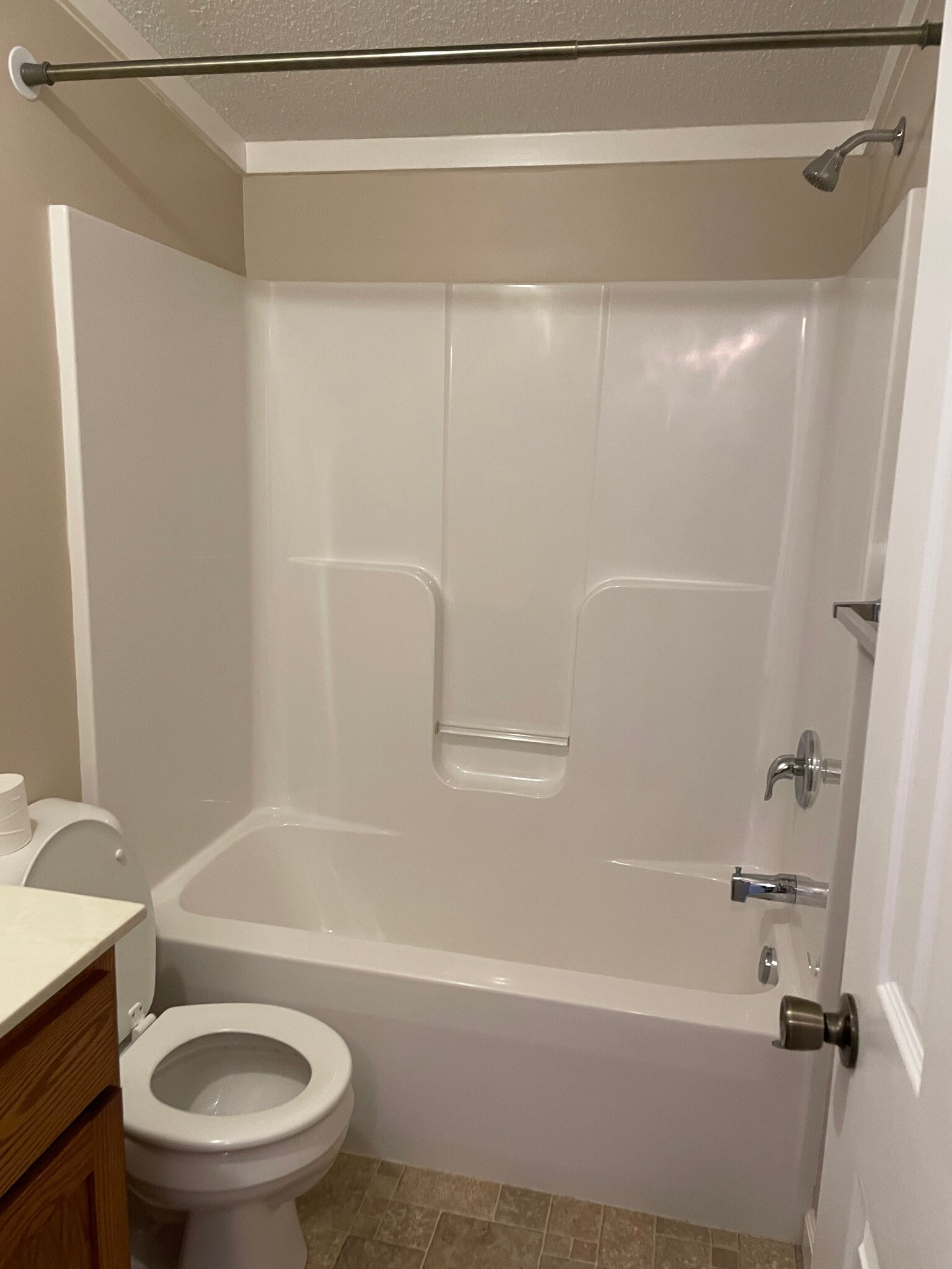 Small Bathroom - 2352 Saint Andrews Dr