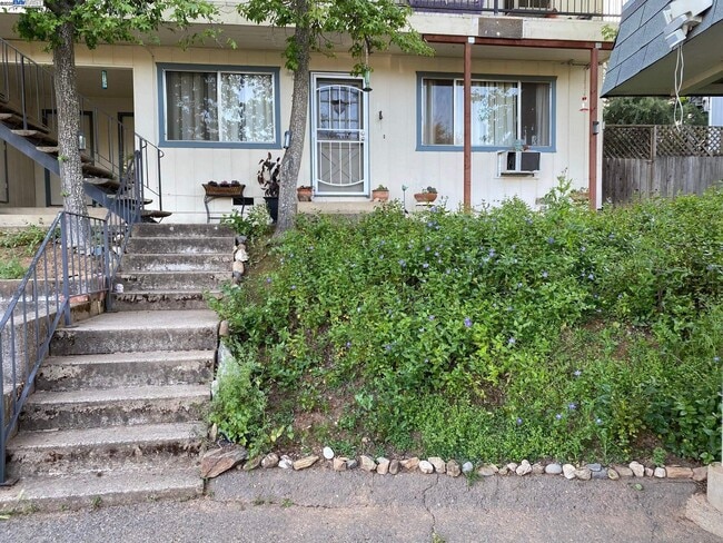 Building Photo - 17 Raggio Rd