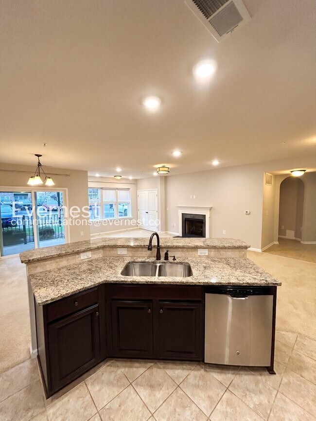 Building Photo - 14001 Briars Cir