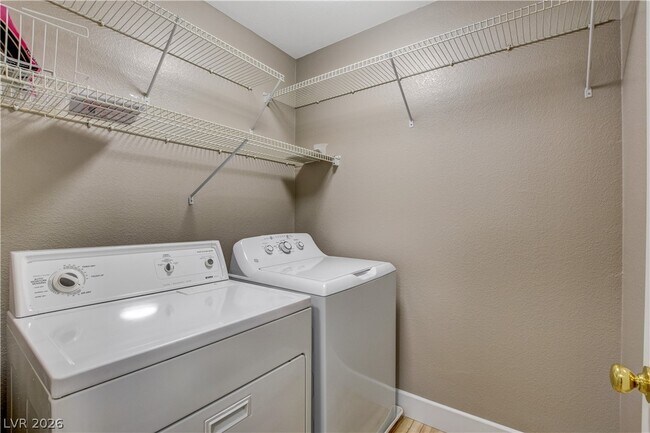 Building Photo - 708 Respectful Ridge Ave