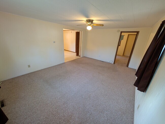 Building Photo - 6383 Zorn Rd