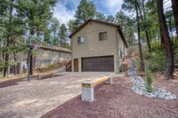 Building Photo - 901 24th Dr