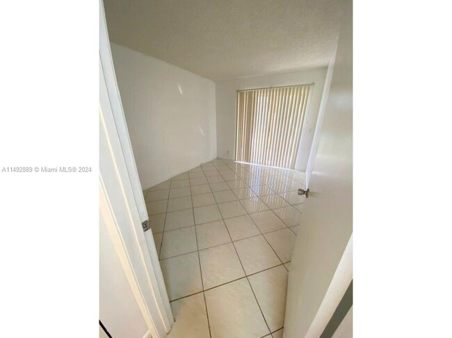 Building Photo - 13550 SW 6th Ct