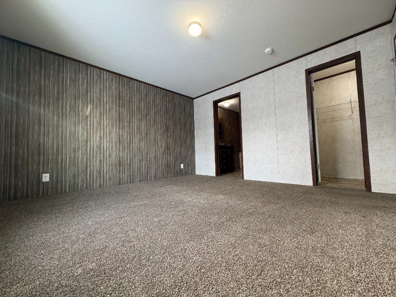 Building Photo - 377 Hunters Rill