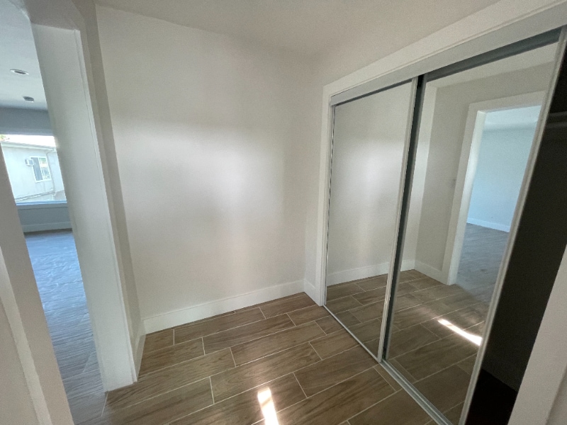 Building Photo - 7337 Woodley Ave