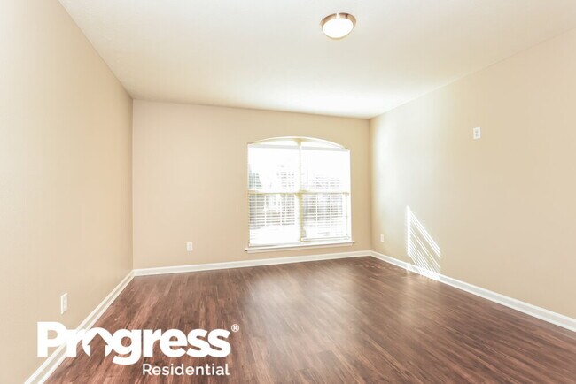 Building Photo - 5337 Sunnyvale Dr