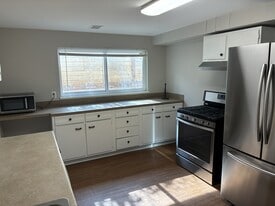 Building Photo - 1570 Tamarac St