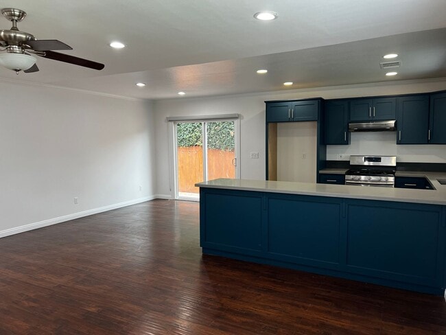 Building Photo - Beautiful 3 Bed 2 Bath House for Rent in W...
