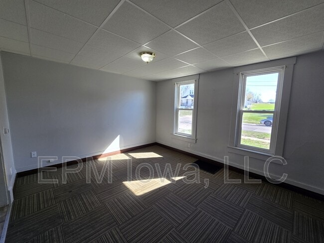 Building Photo - 1017 19th St SE