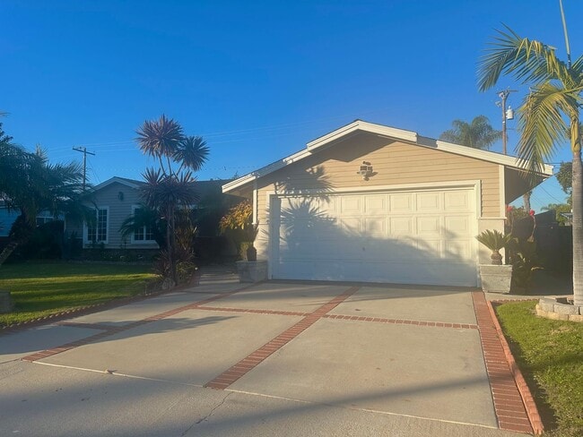 Building Photo - Beautiful 4 Bed / 3 Bath Home in Garden Grove For Rent