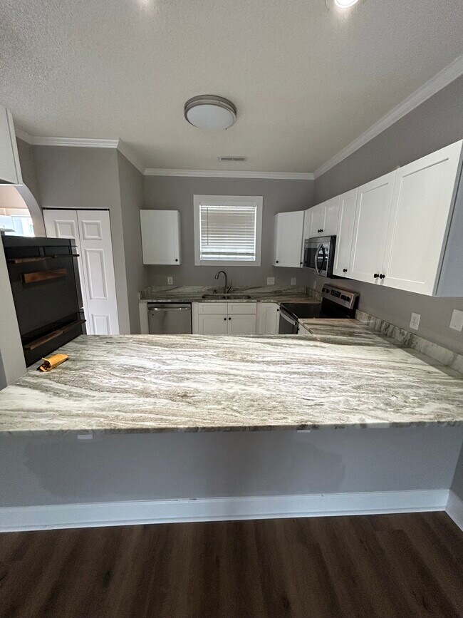 Building Photo - 4665 Wild Iris Dr