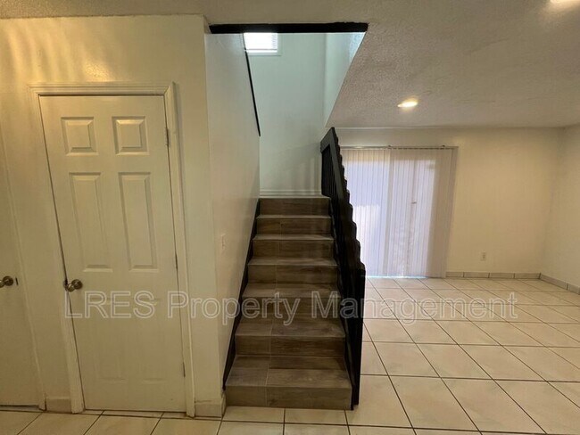 Building Photo - 5151 Picadilly Circus Ct