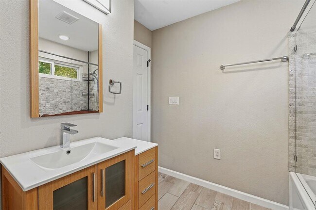 Building Photo - 1109 Traci Michelle Dr
