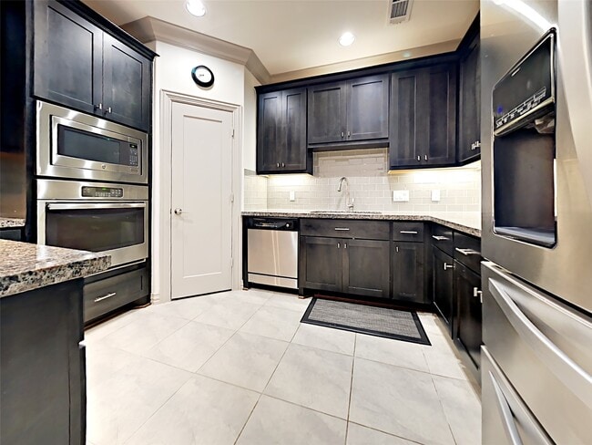 Building Photo - 13408 Preston Cliff Ct