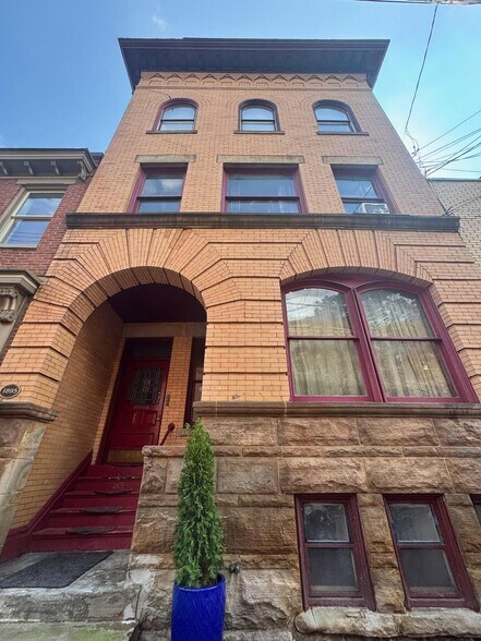 Building Photo - 601 Lockhart St