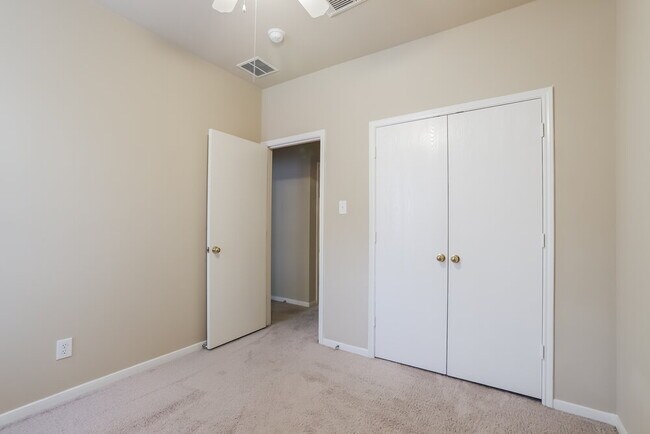 Building Photo - 22035 Willow Downs Dr
