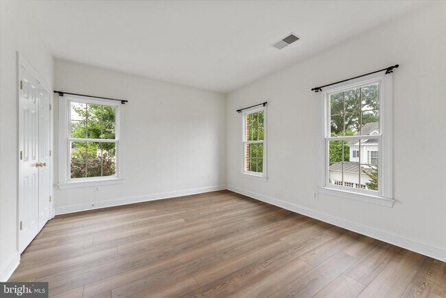 Building Photo - 116 Desales Dr