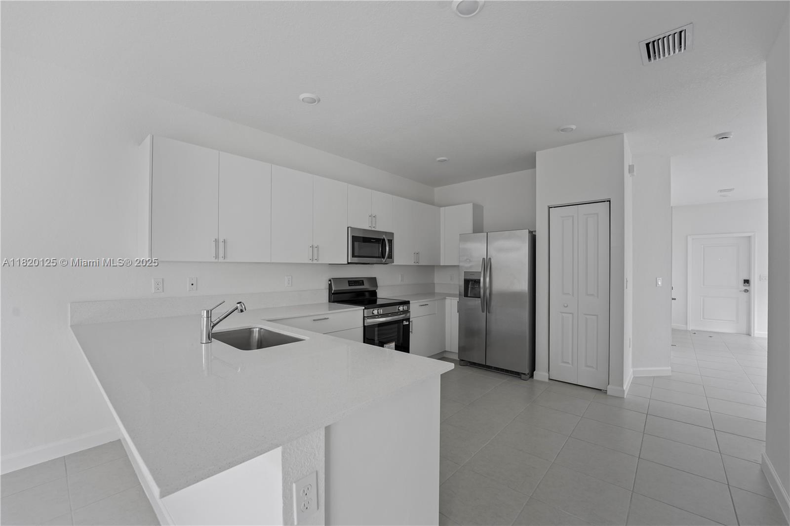 Building Photo - 124 SW 184th Way