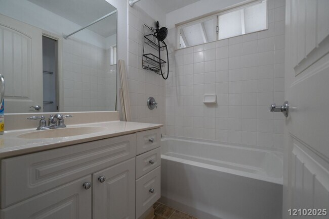 Building Photo - $3500 l 3 Bed / 2 Bath / 2 Parking IN SEA COUNTRY W 12 SOLAR PANELS