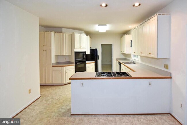 Building Photo - 47313 Grandview Pl