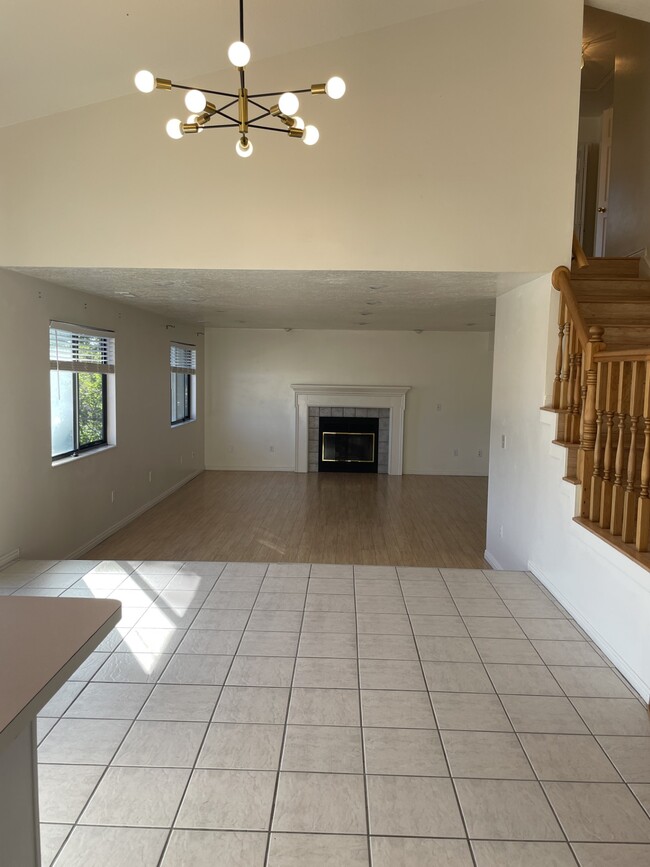 Building Photo - 1349 E 5150 S