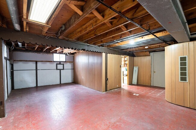 Building Photo - 3 Bed Home in Cul-de-Sac Great Location