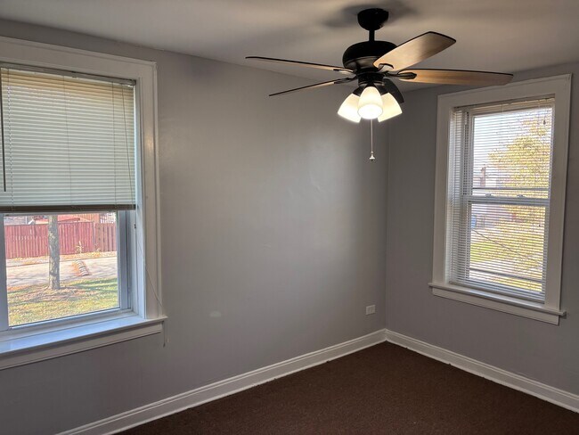 Building Photo - 10904 S Avenue D