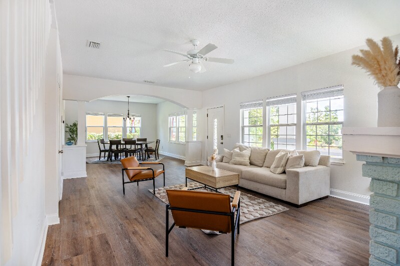 Building Photo - 1023 E Broad St