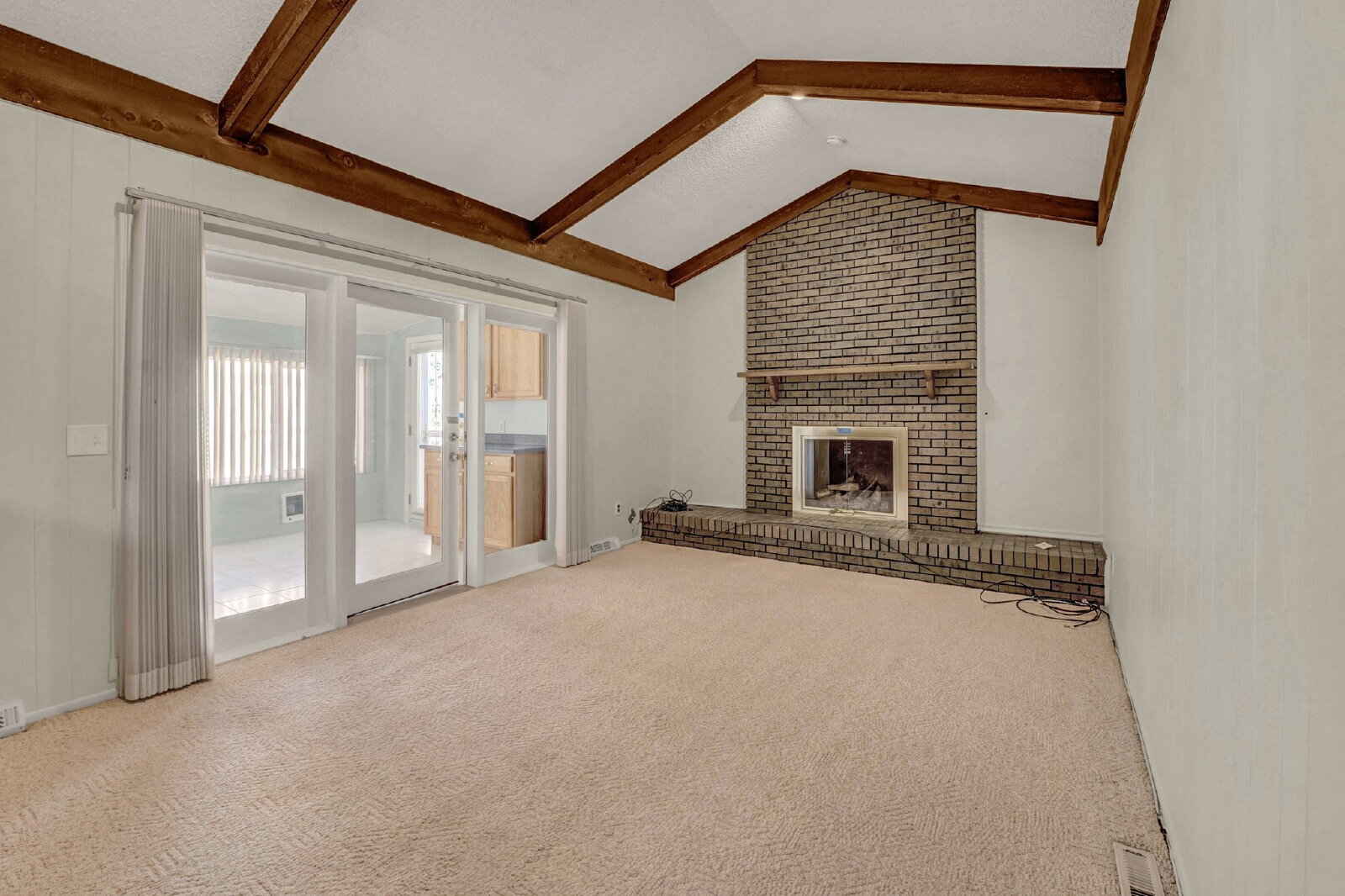 Building Photo - Updated 4-Bedroom Home in DTC – Vaulted Ce...