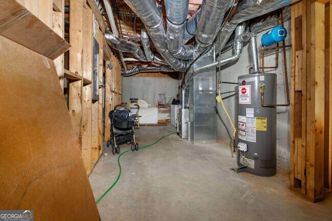Building Photo - 1475 Boomer Cir
