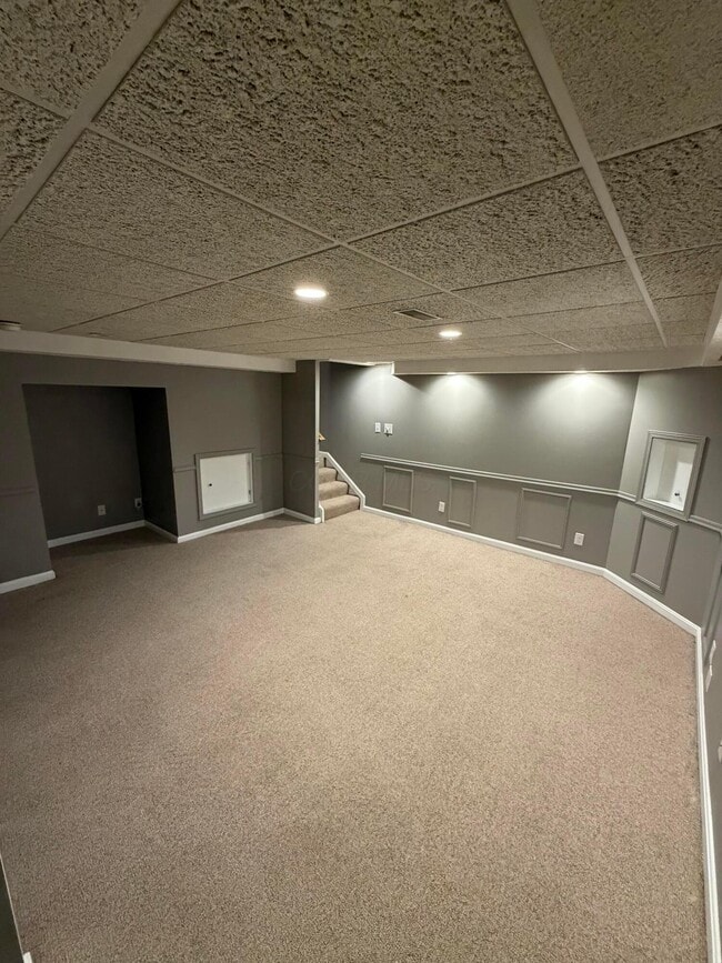 Building Photo - 8735 Olenbrook Dr