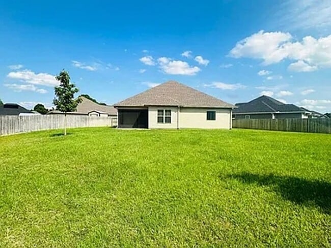 Building Photo - 604 Broderick Cir