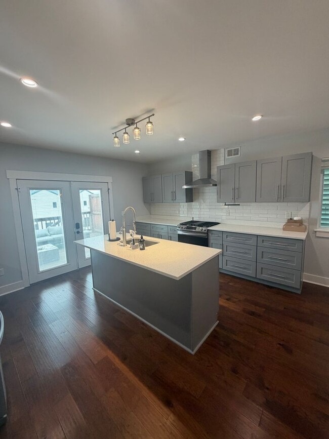Building Photo - Lawrenceville 3 Bed, 2.5 Bath House with Parking for Lease July 1!