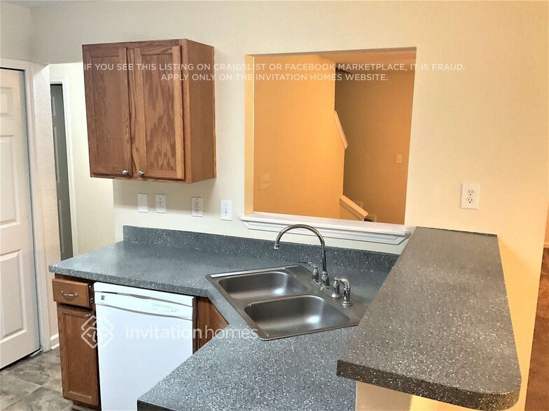 Building Photo - 4410 Ravenwood Dr